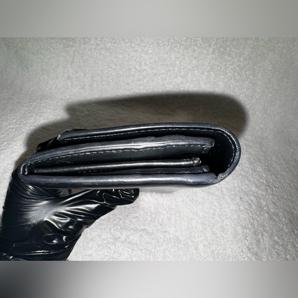 Fendi Peekaboo Continental long wallet with dust bag and certificate card. - Picture 5 of 16